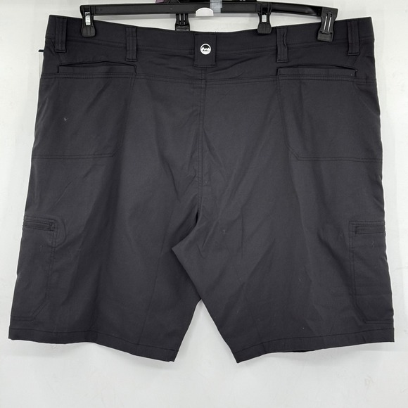 Wrangler Outdoor Men's Relaxed All Terrain Cargo Shorts Size 48 Black UPF 40 NWT - Picture 2 of 10